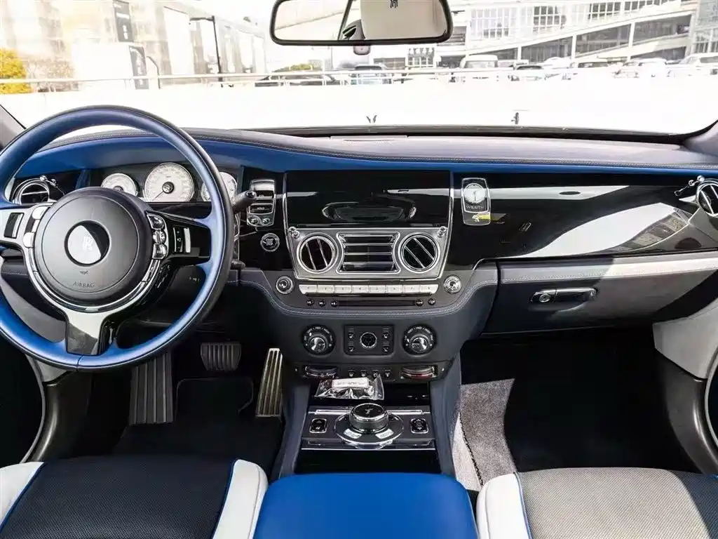 Phantom 2018 6.6T standard model купить на сайте DeffCars