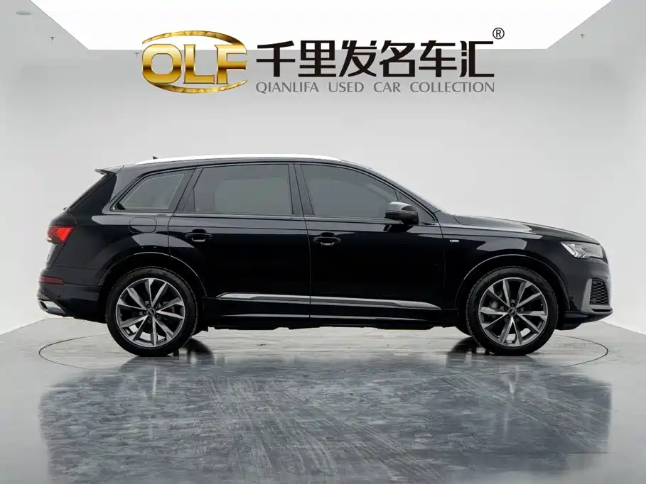 Audi Q7 2021 55 TFSI quattro S line sports version купить на сайте DeffCars