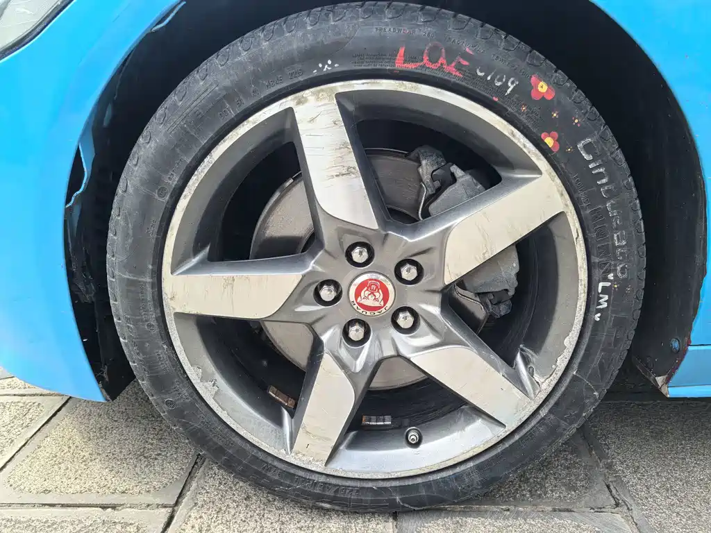 Jaguar XE 2015款 2.0T 200PS R-Sport купить на сайте DeffCars