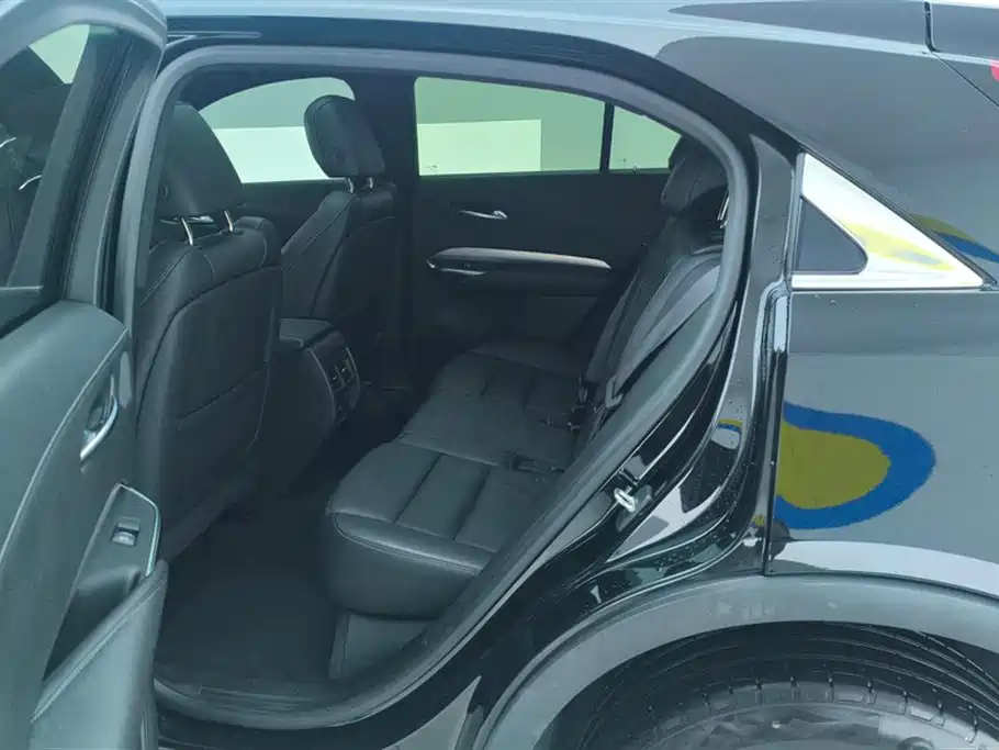 Cadillac XT4 2022 28T two-wheel drive premium model купить на сайте DeffCars