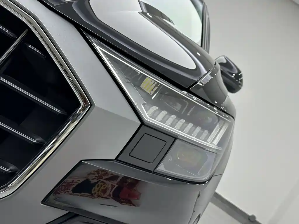 Audi Q8 2022 45 TFSI luxury and dynamic model купить на сайте DeffCars