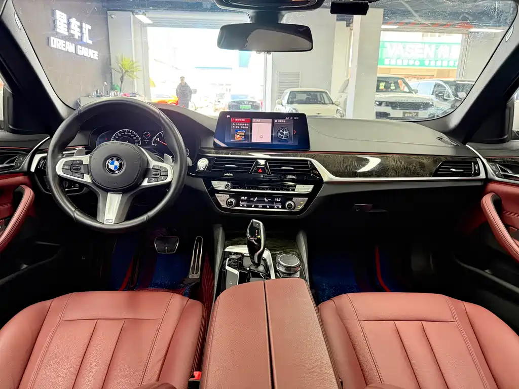 BMW 5 Series 2019 530Li Leading M Sports Package купить на сайте DeffCars