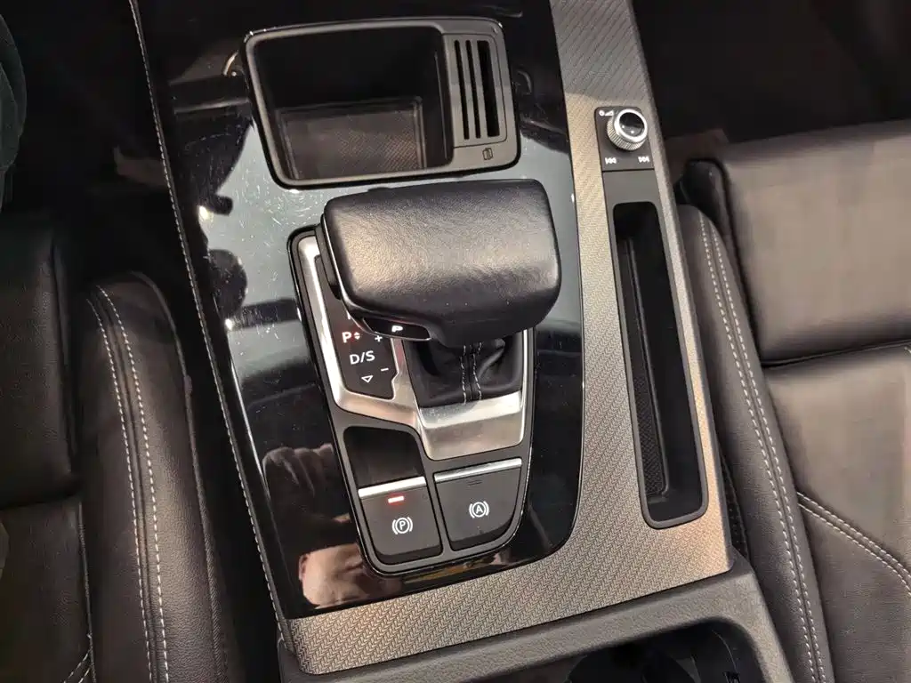 Audi Q5L 2022 facelift 45T luxury and dynamic model купить на сайте DeffCars