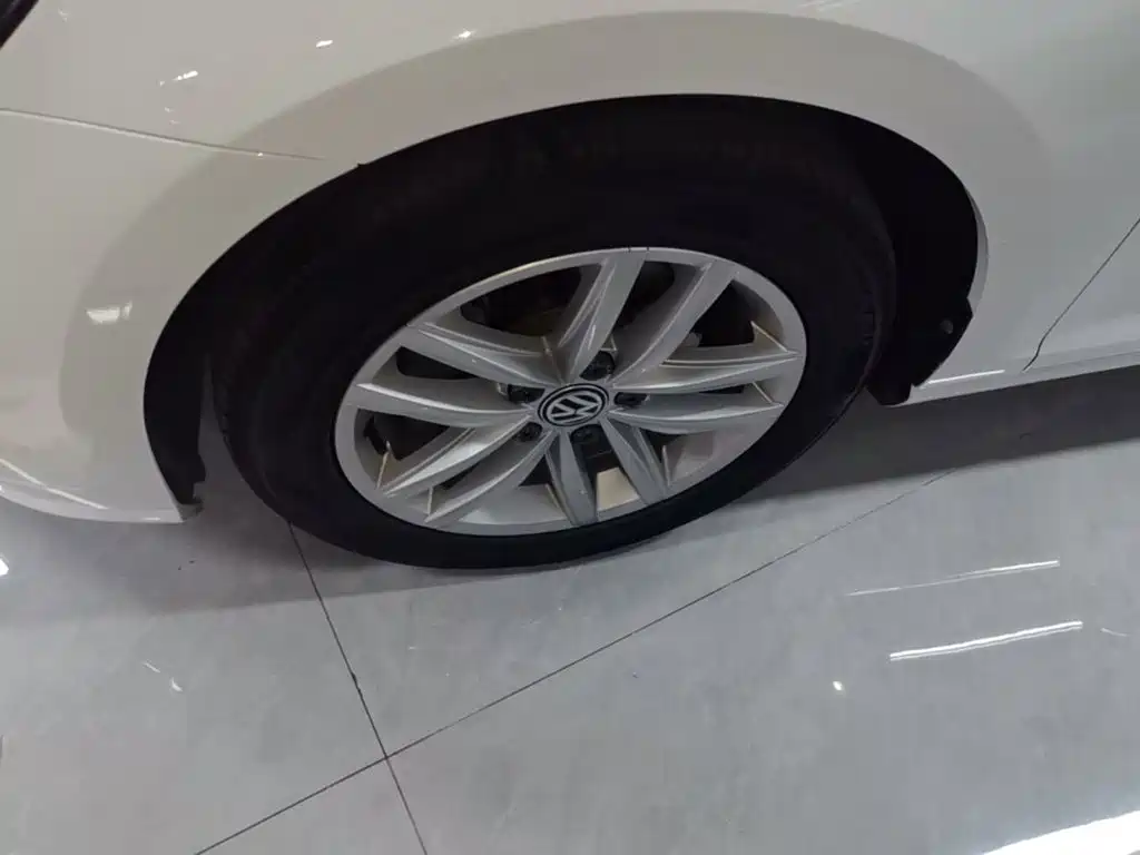 Golf 2019 1.6L automatic comfort model National V купить на сайте DeffCars