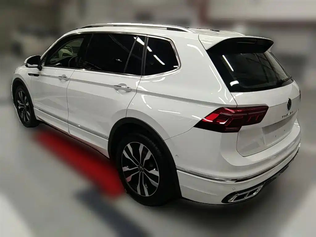 Tiguan L 2024 330TSI automatic two-wheel drive R-Line version купить на сайте DeffCars