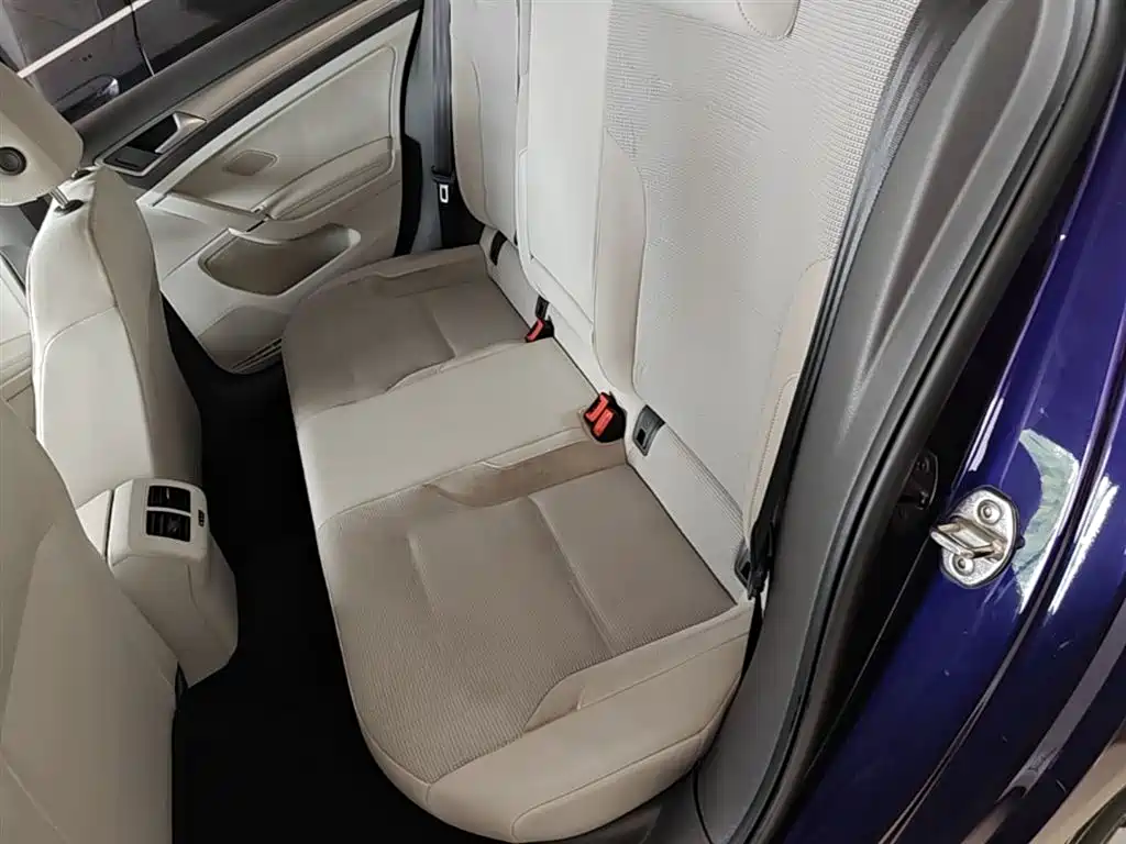 Golf 2018 1.6L automatic comfort type купить на сайте DeffCars