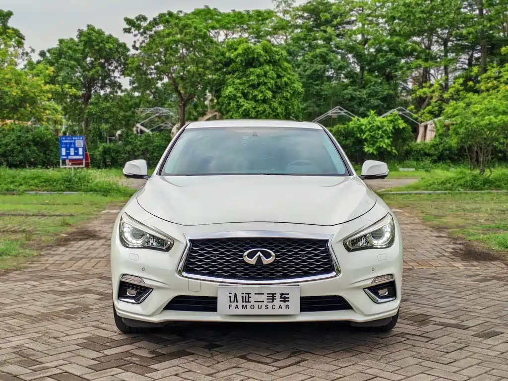 Infiniti Q50L 2018 2.0T Premium Edition National VI купить на сайте DeffCars