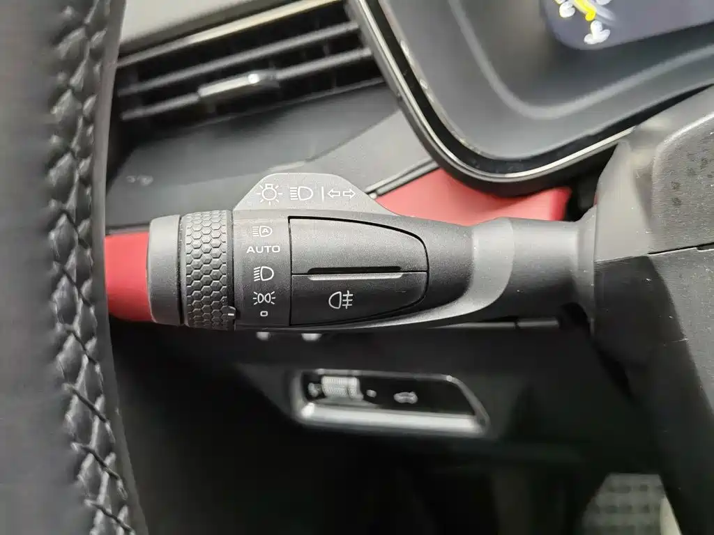 Emgrand S 2021 1.4T CVT flagship model купить на сайте DeffCars
