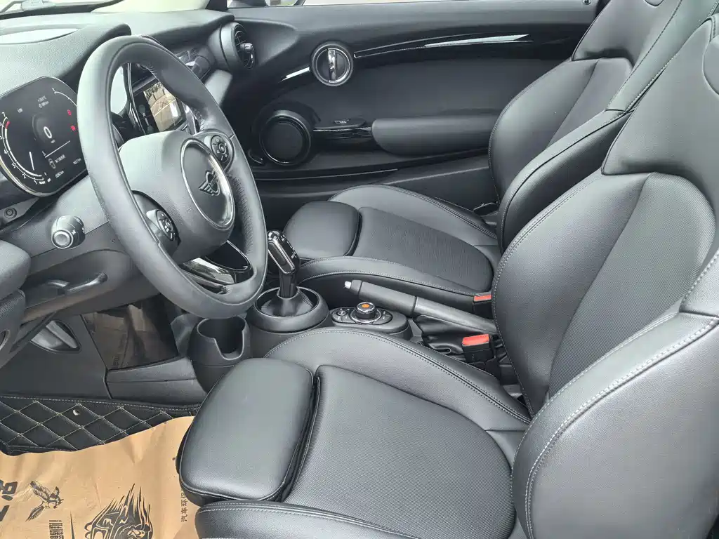 MINI 2021 1.5T COOPER Classic купить на сайте DeffCars