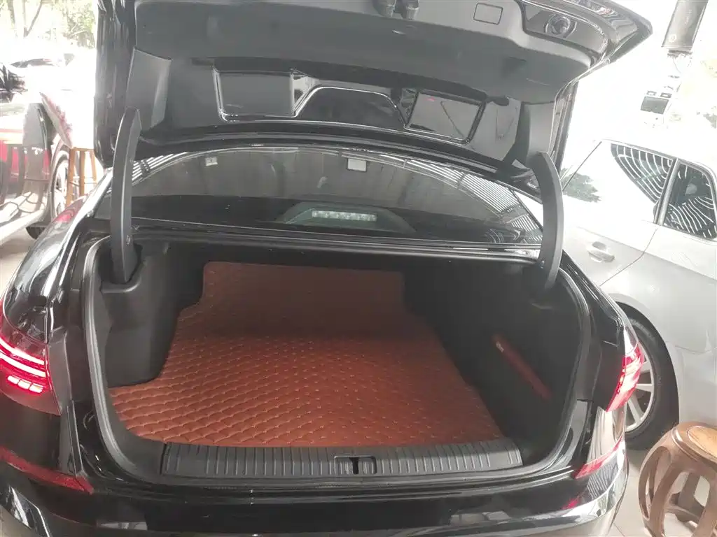 Passat 2019 330TSI Deluxe Edition National VI купить на сайте DeffCars