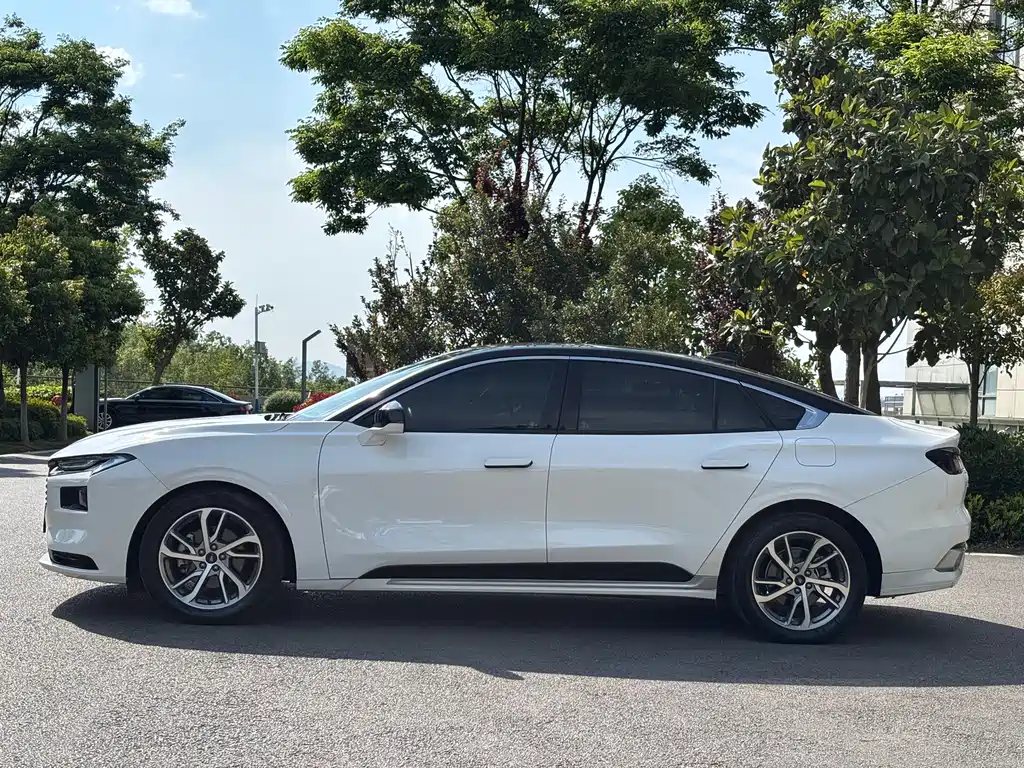 Mondeo 2022 facelift EcoBoost 245 luxury model купить на сайте DeffCars