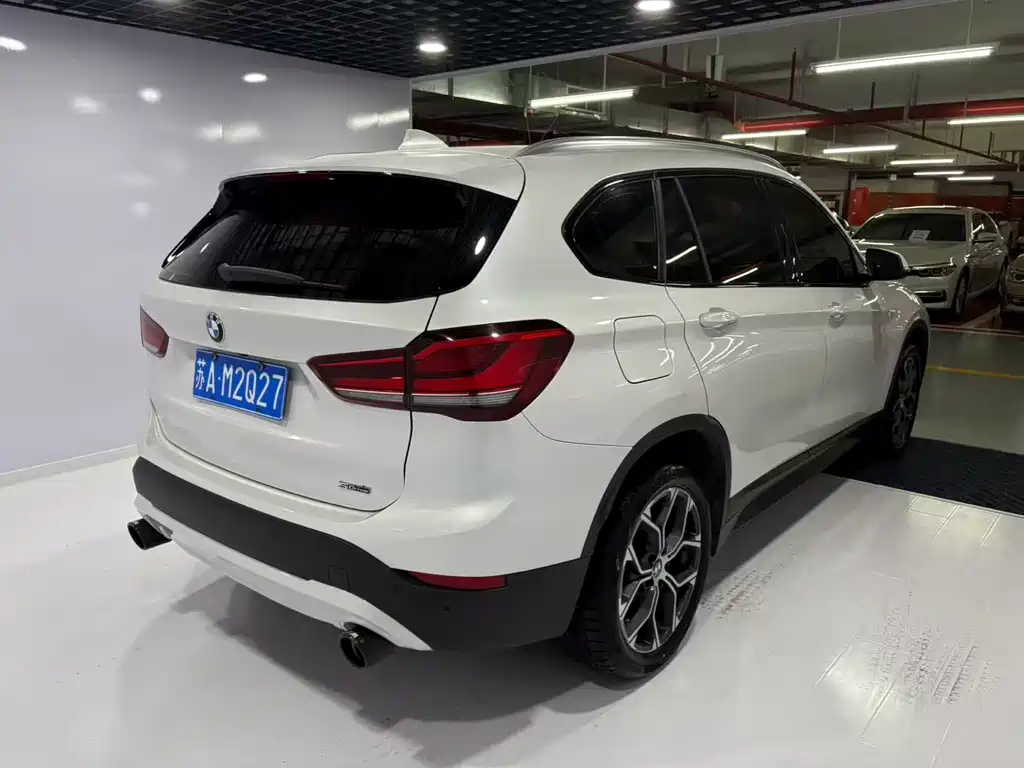 BMW X1 2022 sDrive25Li Leading купить на сайте DeffCars