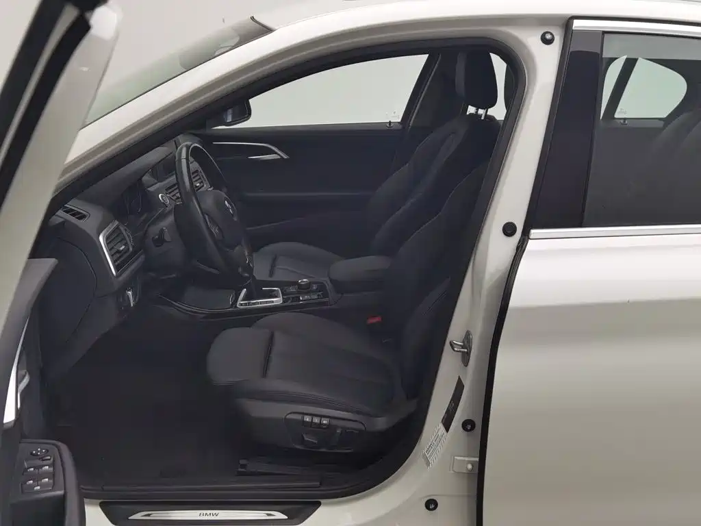 BMW 1 Series 2018 118i Sports купить на сайте DeffCars
