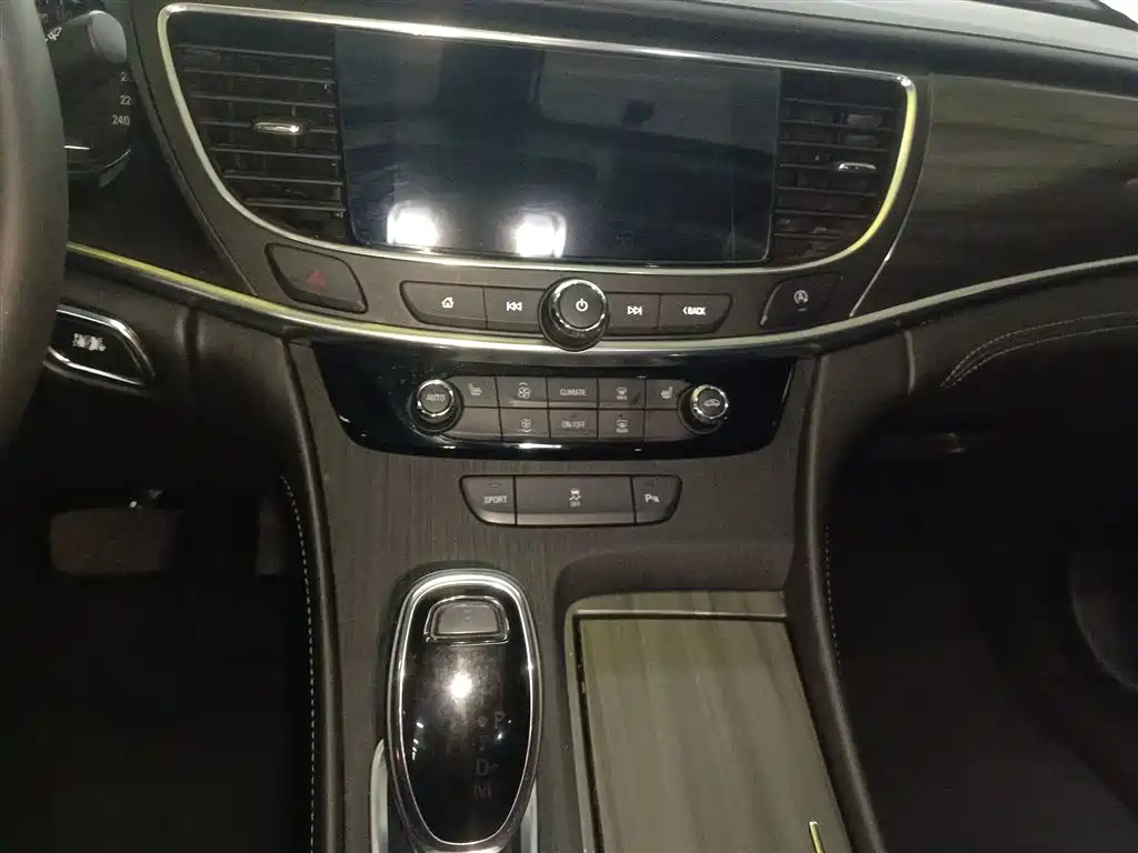 LaCrosse 2021 652T luxury model купить на сайте DeffCars