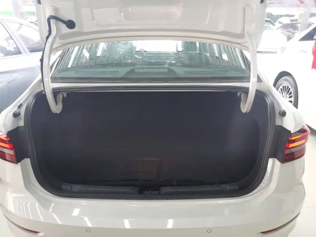 Lavida 2021 1.5L automatic comfort version купить на сайте DeffCars