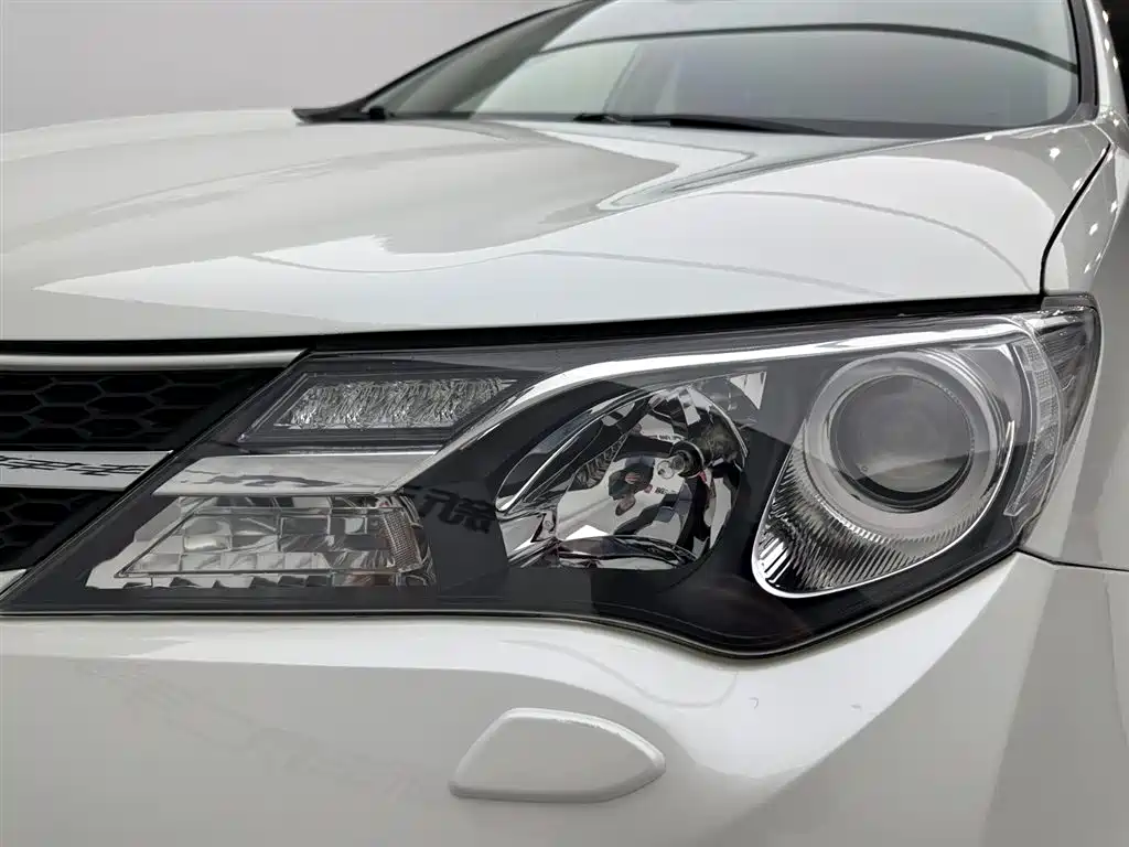 RAV4 Rongfang 2015 2.5L automatic four-wheel drive elite version купить на сайте DeffCars