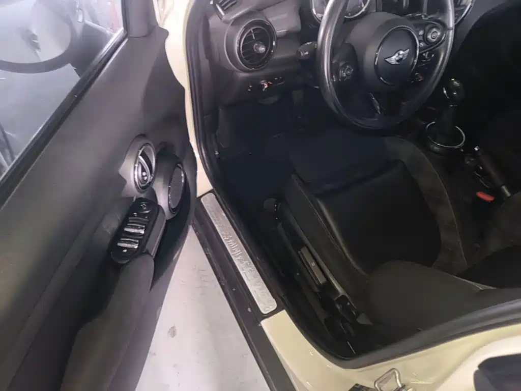 Mini 2016 1.5T COOPER five-door version купить на сайте DeffCars