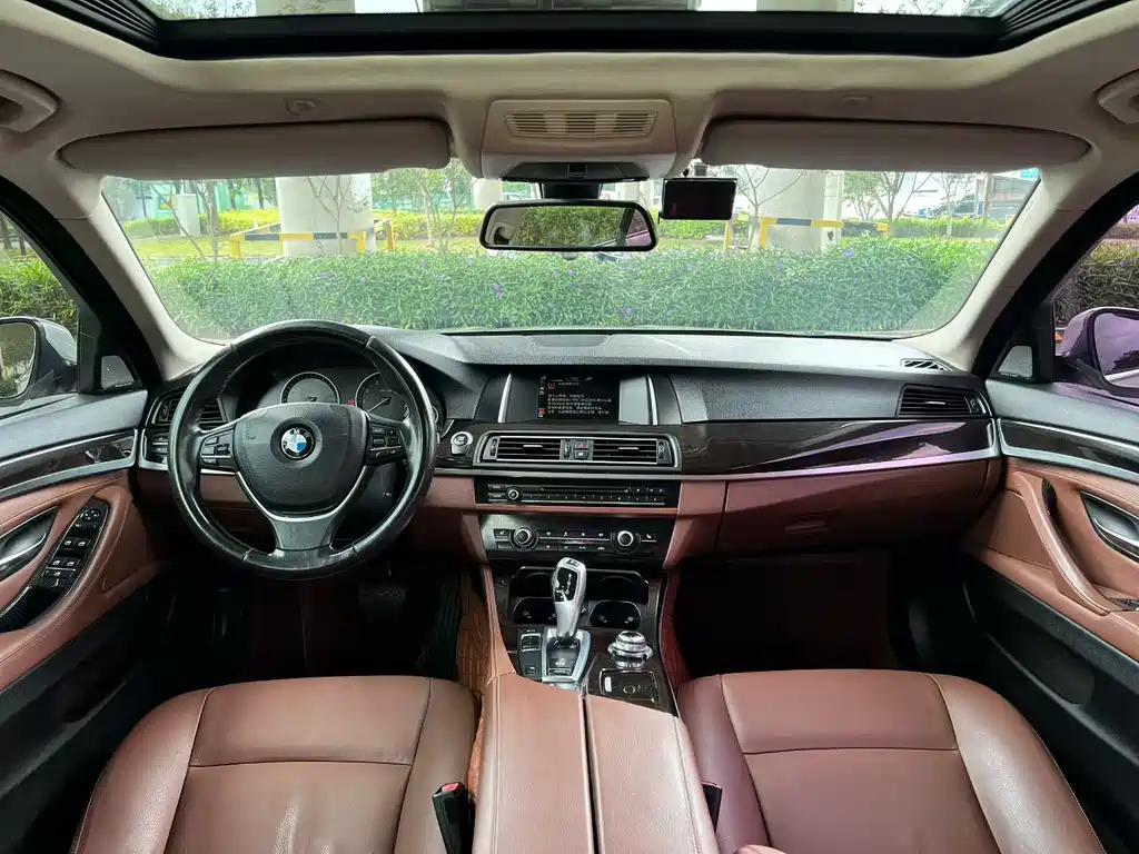 BMW 5 Series 2014 525Li Leading Model купить на сайте DeffCars