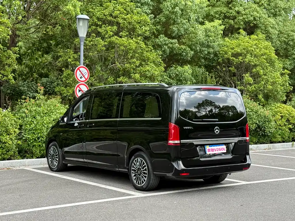Mercedes-Benz V-Class 2017 V 260 L Premium Extended Edition купить на сайте DeffCars