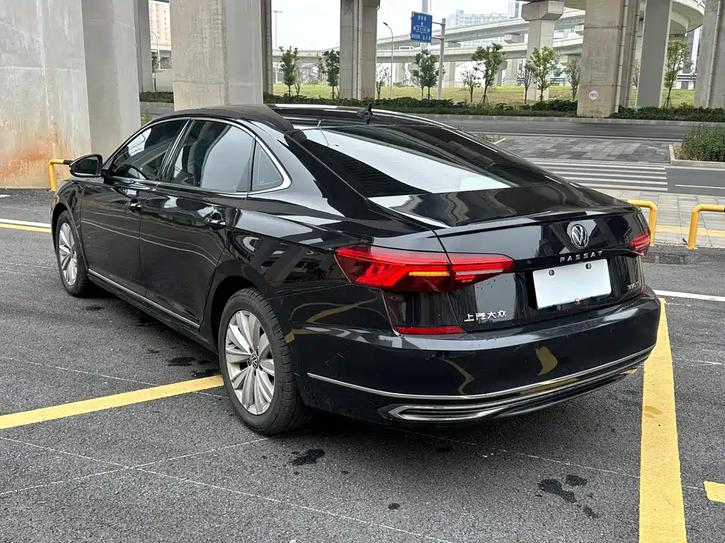 Passat 2021 330TSI Deluxe Edition купить на сайте DeffCars