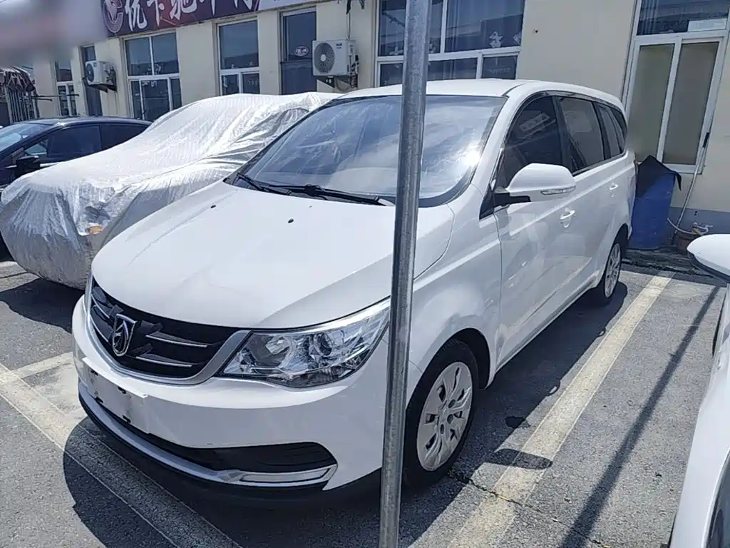 Baojun 730 2016 facelift 1.5L manual standard 7 seats National V купить на сайте DeffCars