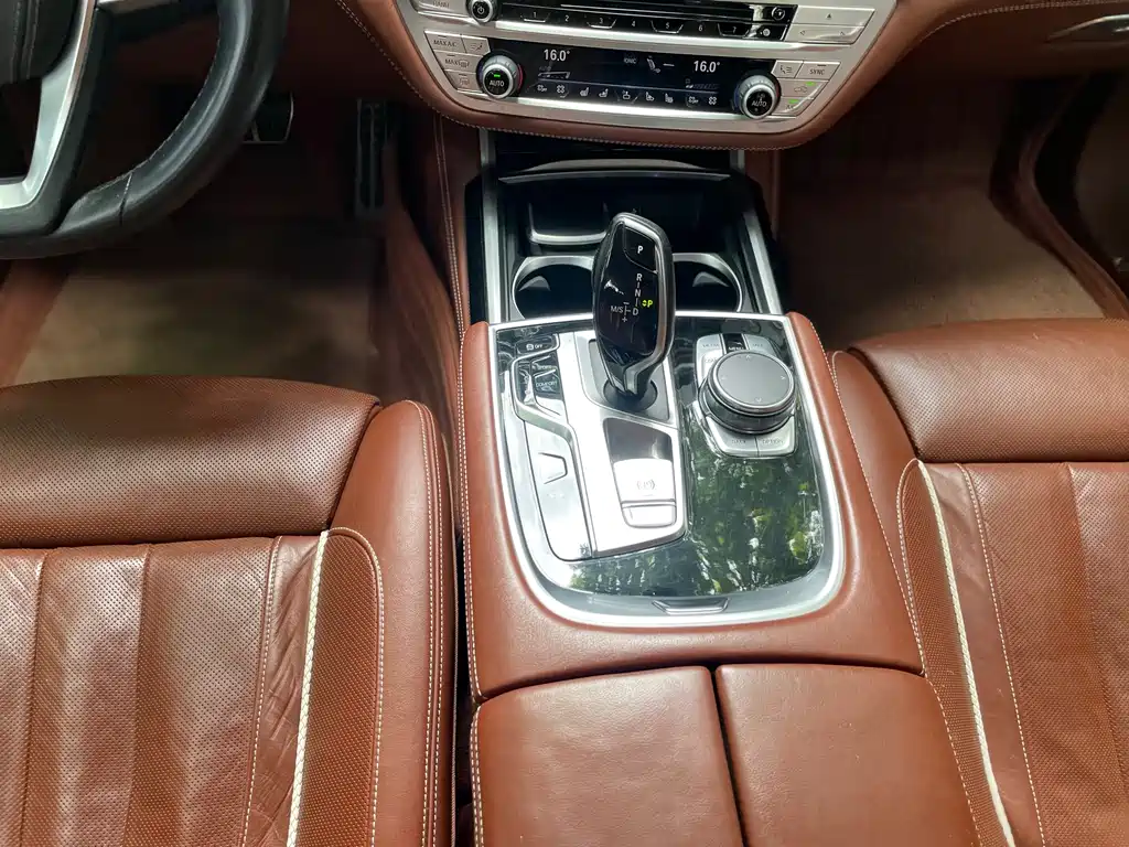 BMW 7 Series 2018 740Li xDrive Premium M Sport Kit купить на сайте DeffCars