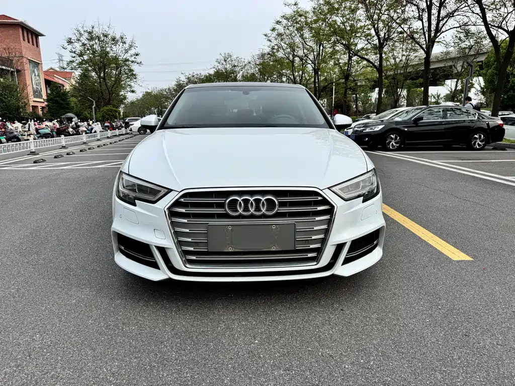 Audi A3 2020 Sportback 35 TFSI Fashion Type National VI купить на сайте DeffCars