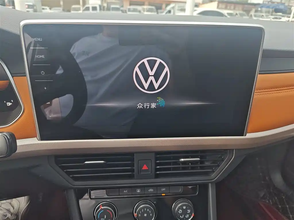 Bora 2025 200TSI DSG Yue Xing Navigation Edition купить на сайте DeffCars