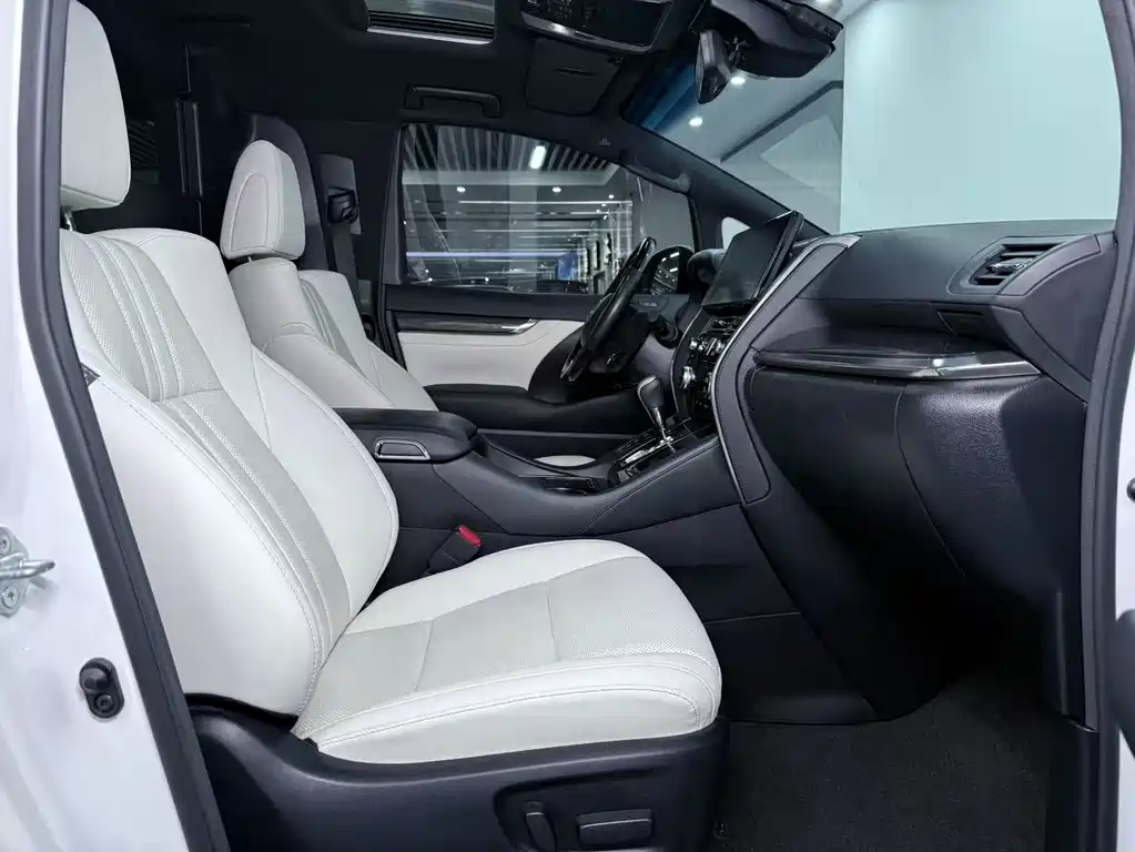 Lexus LM 2020 300h four-seat Royal Edition купить на сайте DeffCars