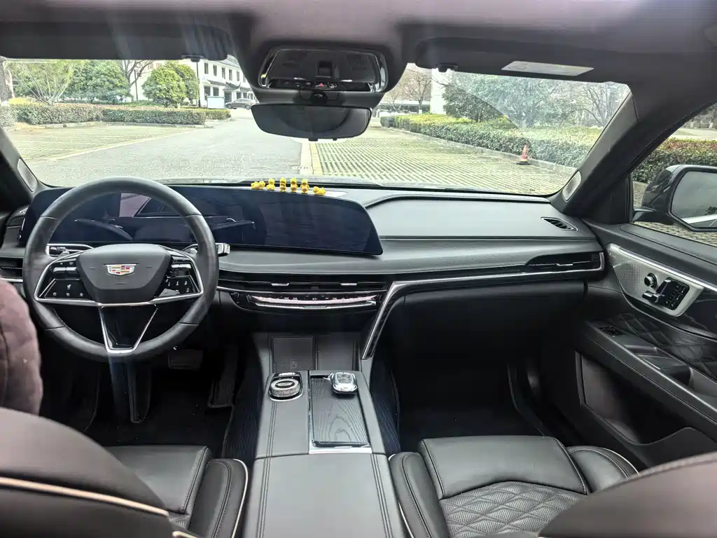 Cadillac CT6 2023 28T Premium Model купить на сайте DeffCars