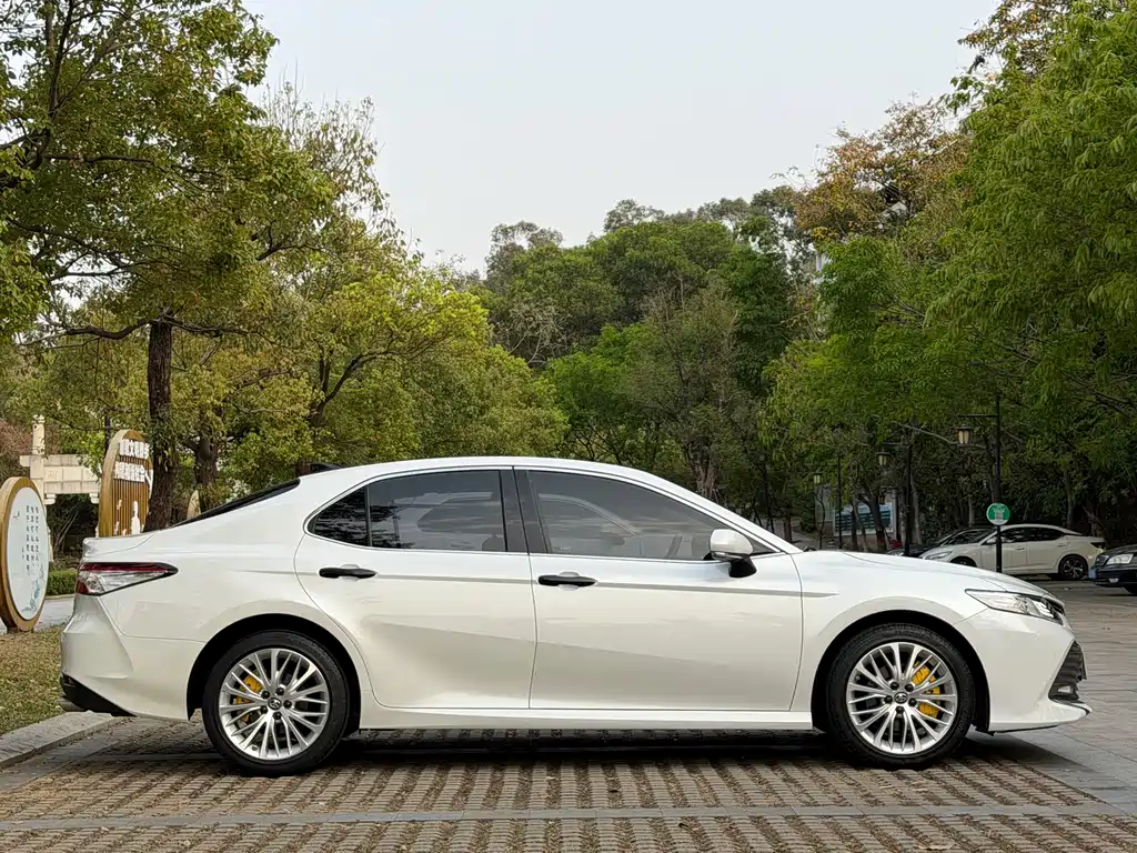 Camry 2019 2.5G Deluxe Edition National V купить на сайте DeffCars