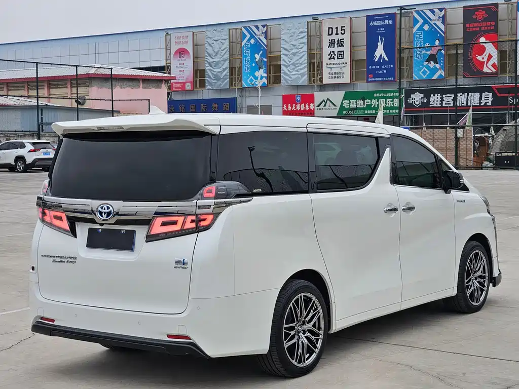 Wilfa 2021 Crown Dual Engine 2.5L HV Premium Edition купить на сайте DeffCars