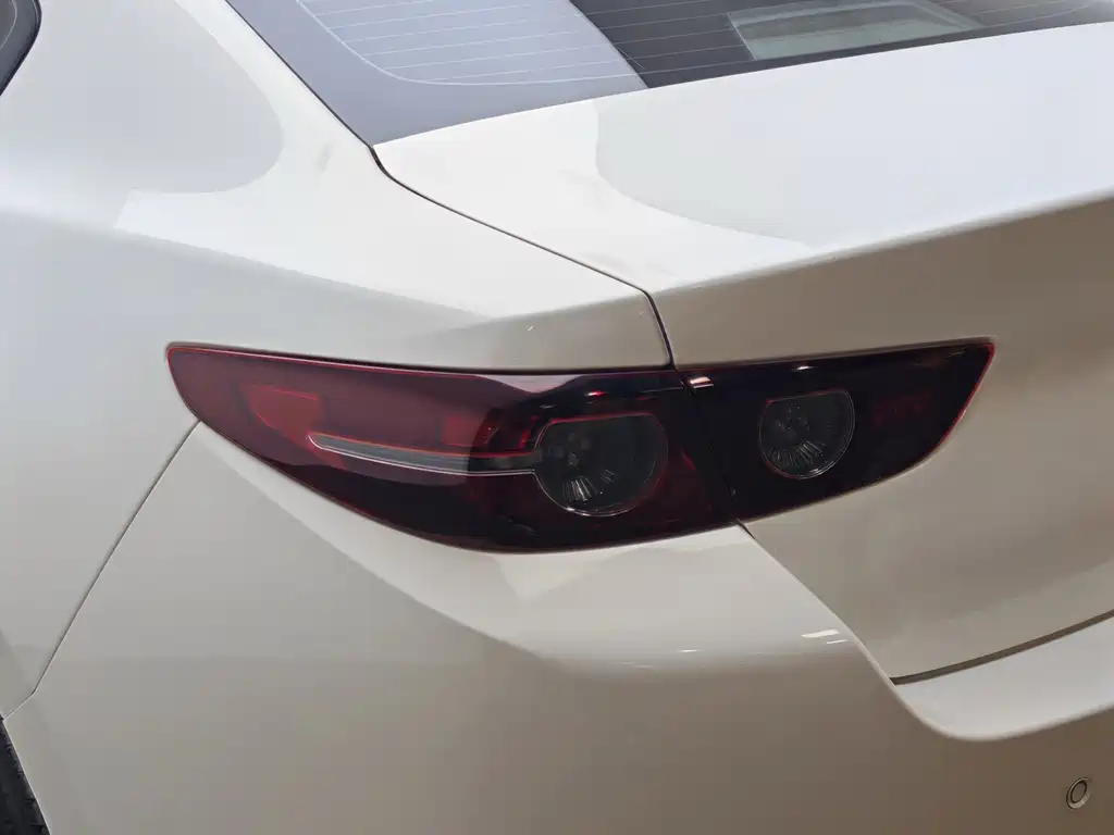 Mazda3 Angkesela 2021 2.0L Automatic Premium Edition купить на сайте DeffCars