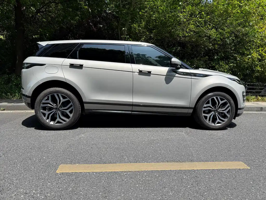 Range Rover Evoque 2023 Evoque L 249PS Deluxe Edition купить на сайте DeffCars