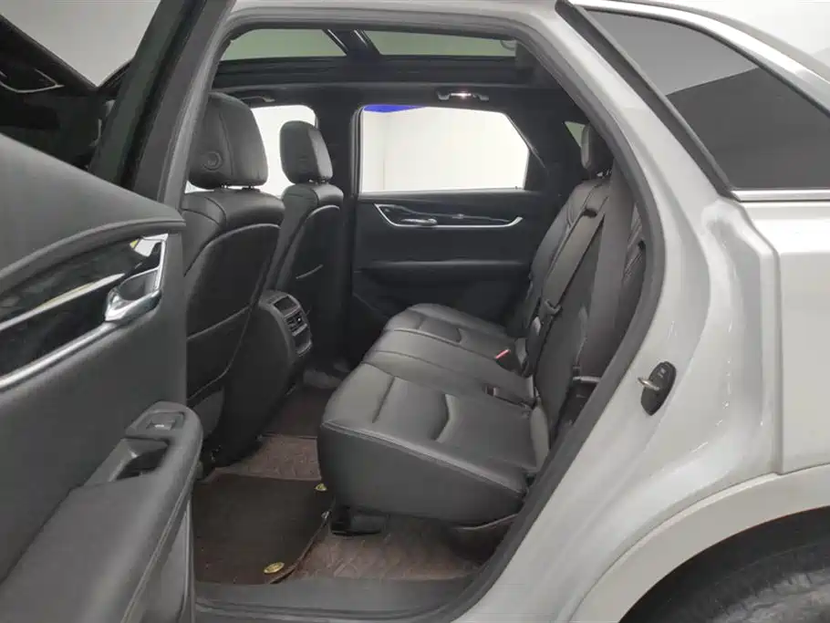 Cadillac XT5 2023 2.0T two-wheel drive fashion model купить на сайте DeffCars