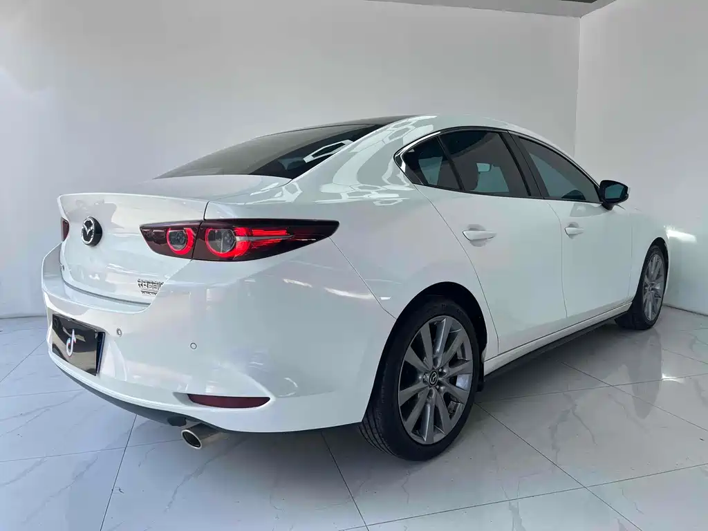 Mazda3 Angkesela 2023 2.0L Automatic Premium Edition купить на сайте DeffCars