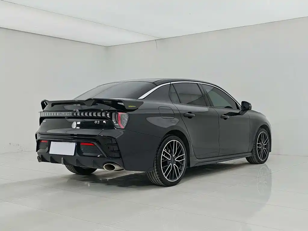 Lynk & Co 03 2025 2.0TD DCT Champion Edition Pro купить на сайте DeffCars