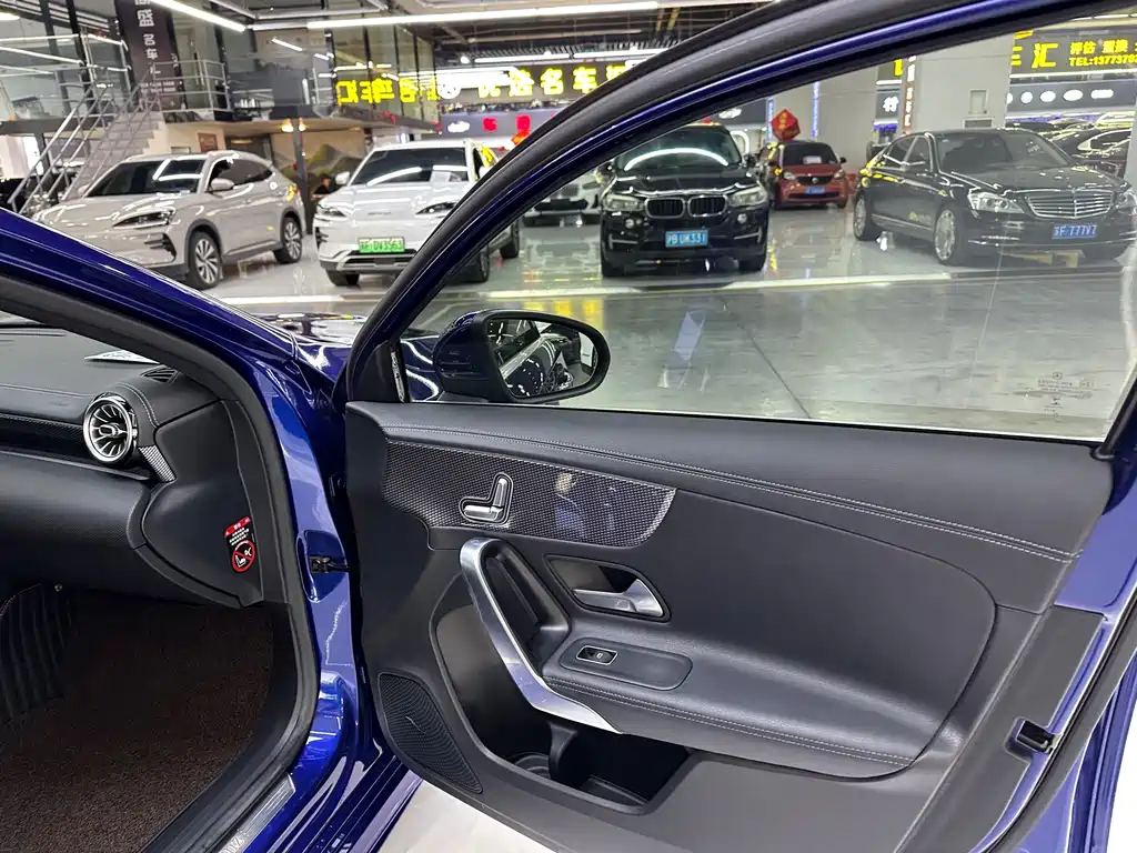 Mercedes-Benz A-Class 2020 Facelift A 200 L Sports Sedan Dynamic Type купить на сайте DeffCars