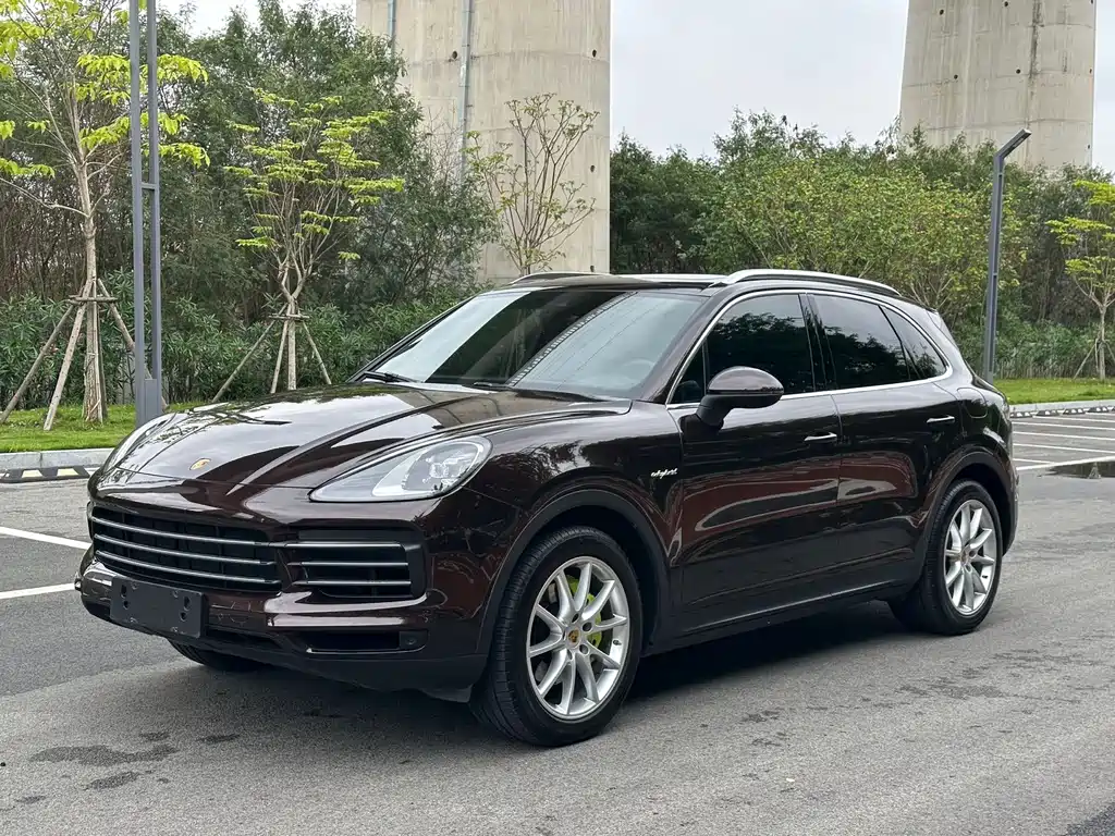 Cayenne New Energy 2021 Cayenne E-Hybrid 2.0T купить на сайте DeffCars
