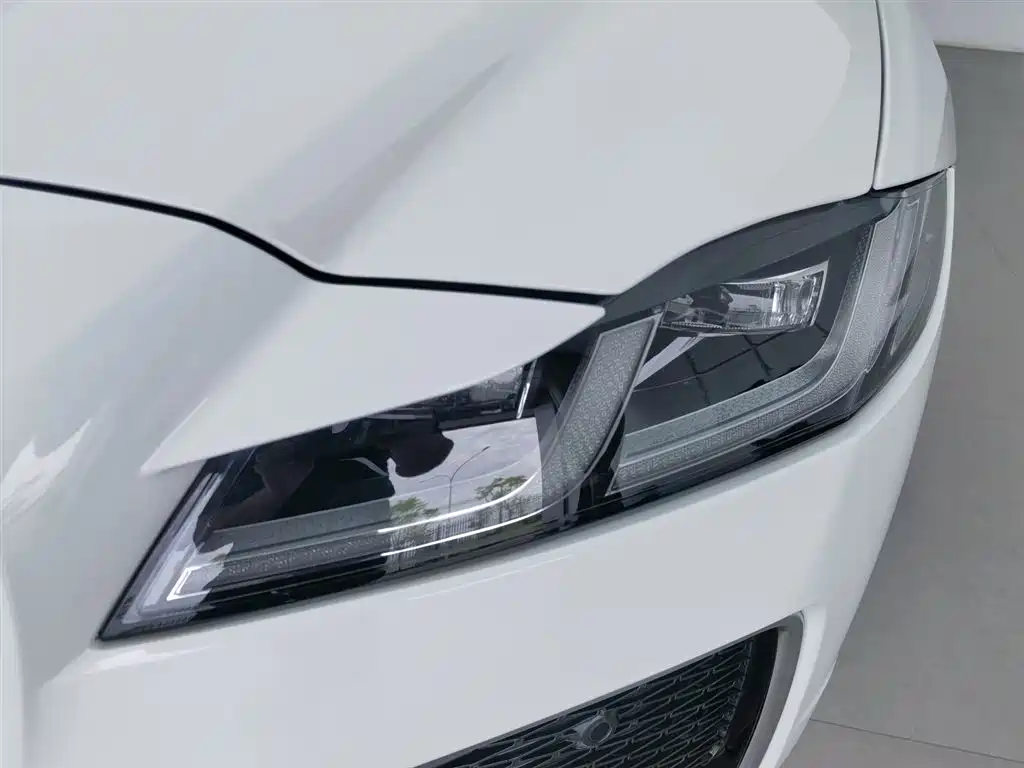 Jaguar XFL 2021 XFL 2.0T P200 2WD Elite Deluxe Edition купить на сайте DeffCars