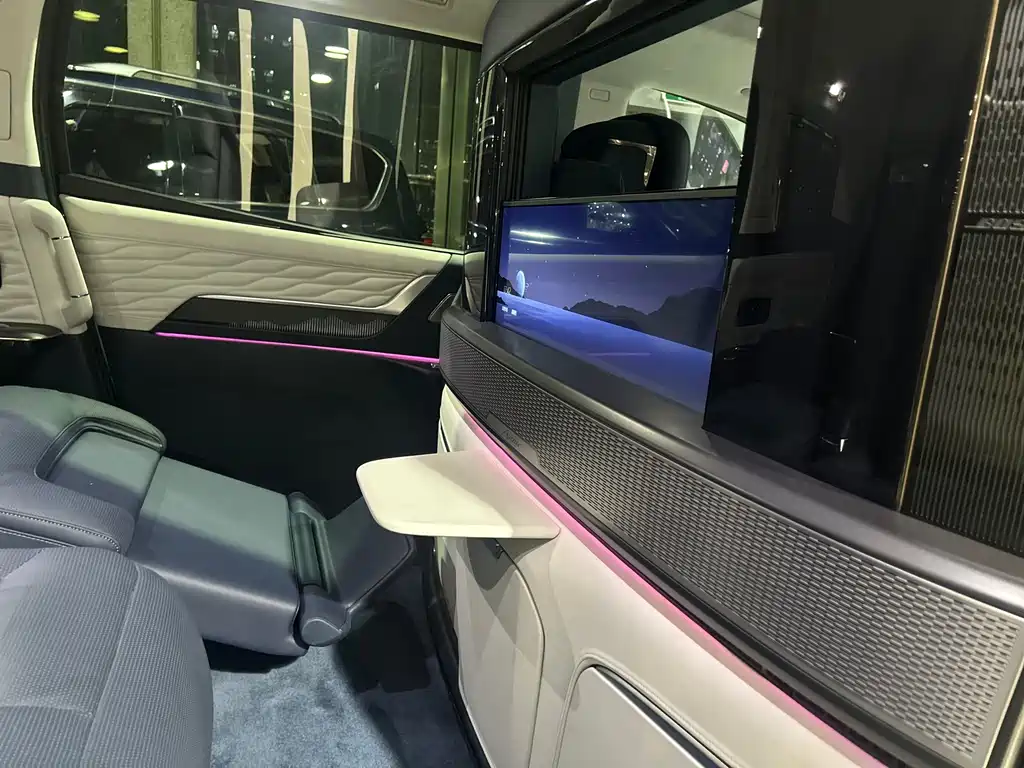 Century 2025 2.0T four-seater private version купить на сайте DeffCars