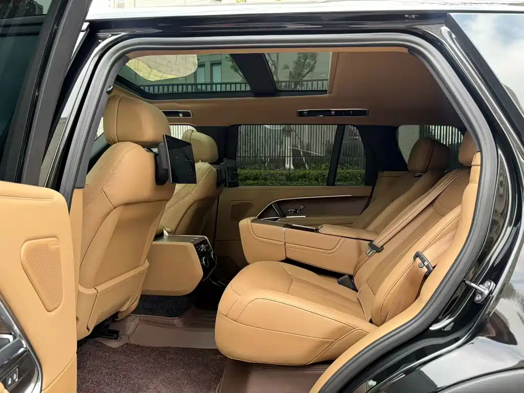 Range Rover 2024 3.0 L6 400PS Genesis Extended Edition купить на сайте DeffCars