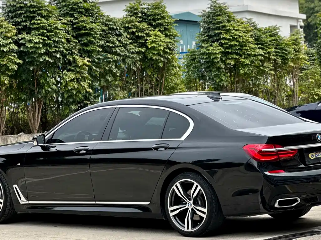 BMW 7 Series 2018 740Li Leading M Sports Package купить на сайте DeffCars