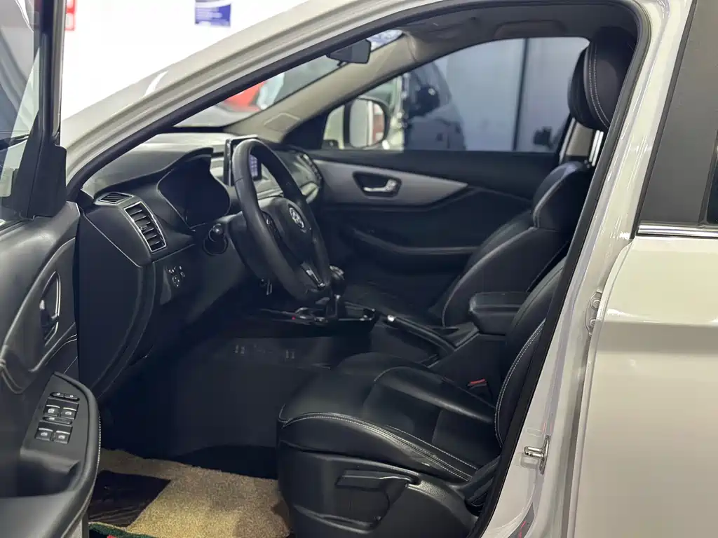 Fengguang S560 2018 1.8L manual elite 7 seats купить на сайте DeffCars