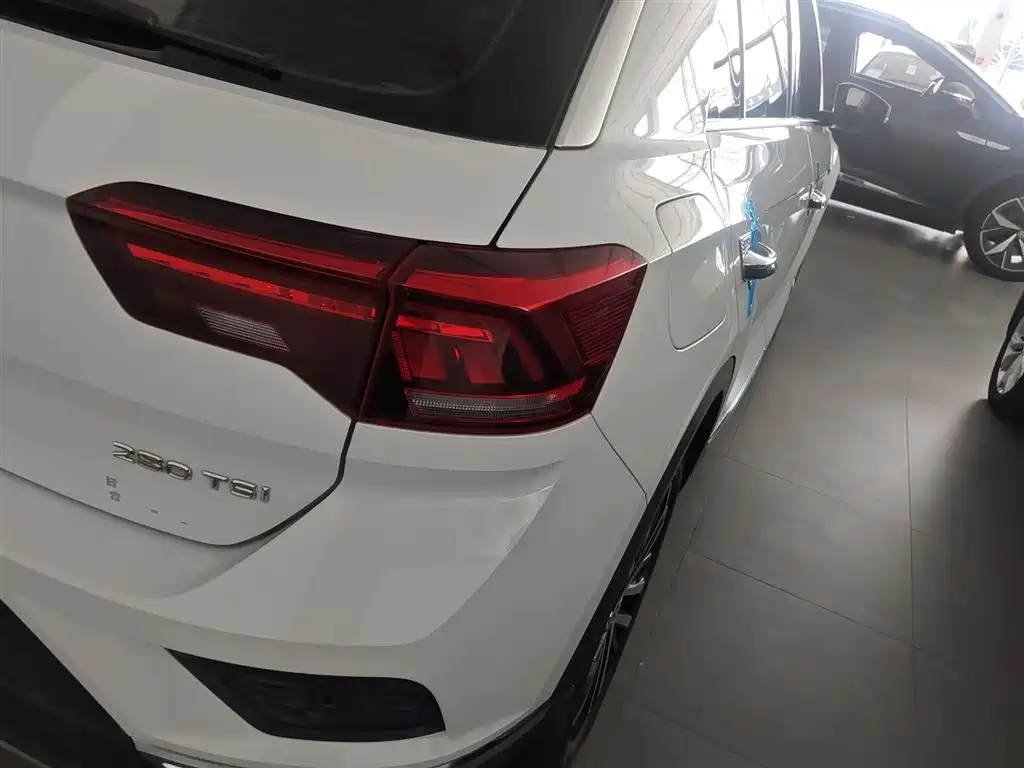 T-ROC 2020 280TSI DSG two-wheel drive comfort model купить на сайте DeffCars