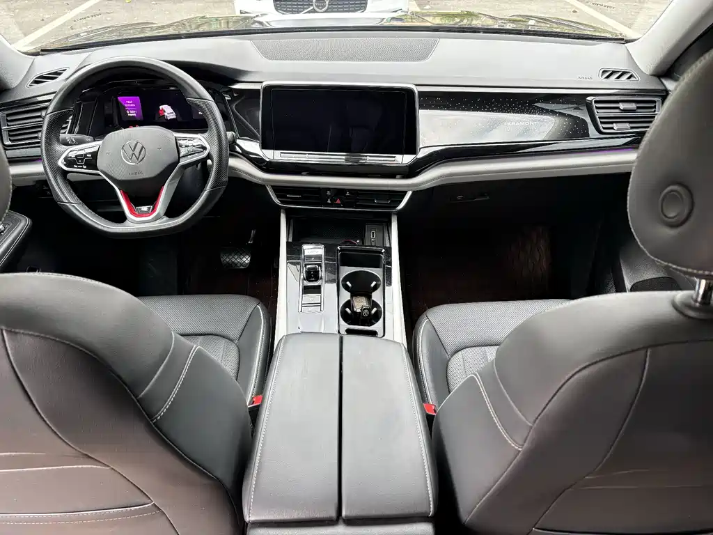 Touron 2021 330TSI two-wheel drive luxury version купить на сайте DeffCars