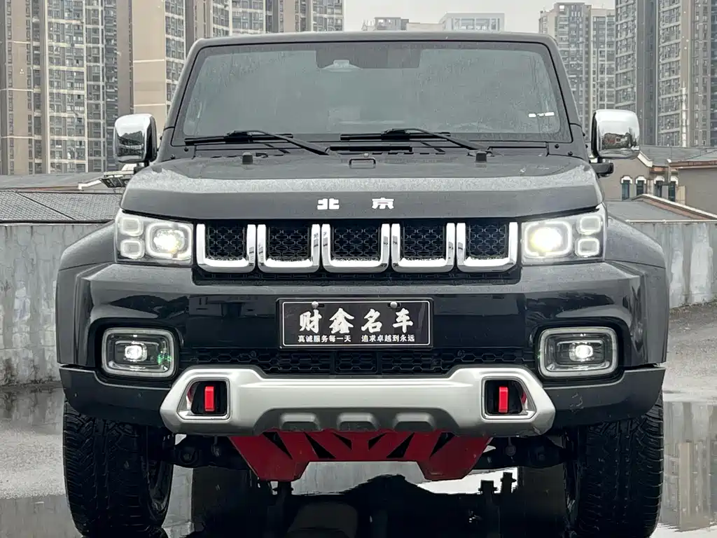 Beijing off-road BJ40 2023 2.0T automatic four-wheel drive city hunter version knight type купить на сайте DeffCars