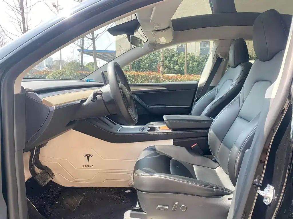 Model Y 2023 rear-wheel drive version купить на сайте DeffCars