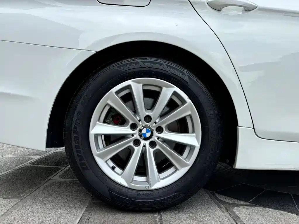 BMW 5 Series 2013 525Li Luxury Model купить на сайте DeffCars
