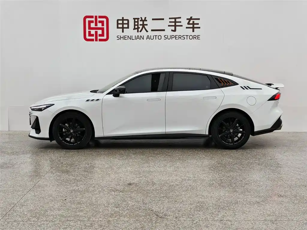 Changan UNI-V 2022 1.5T premium model купить на сайте DeffCars